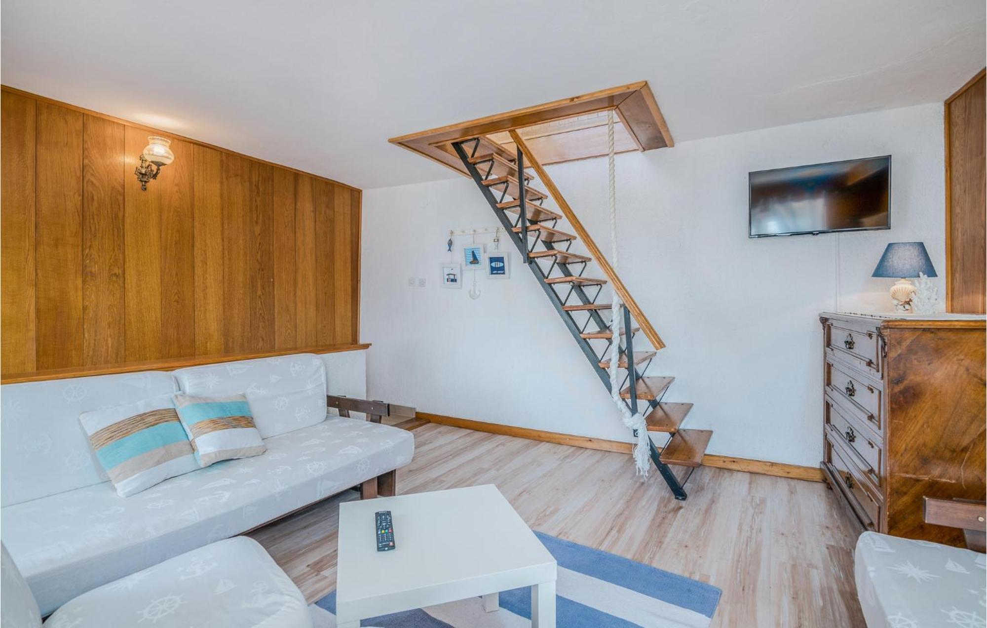 2 Bedroom Gorgeous Home In Baska Exteriér fotografie